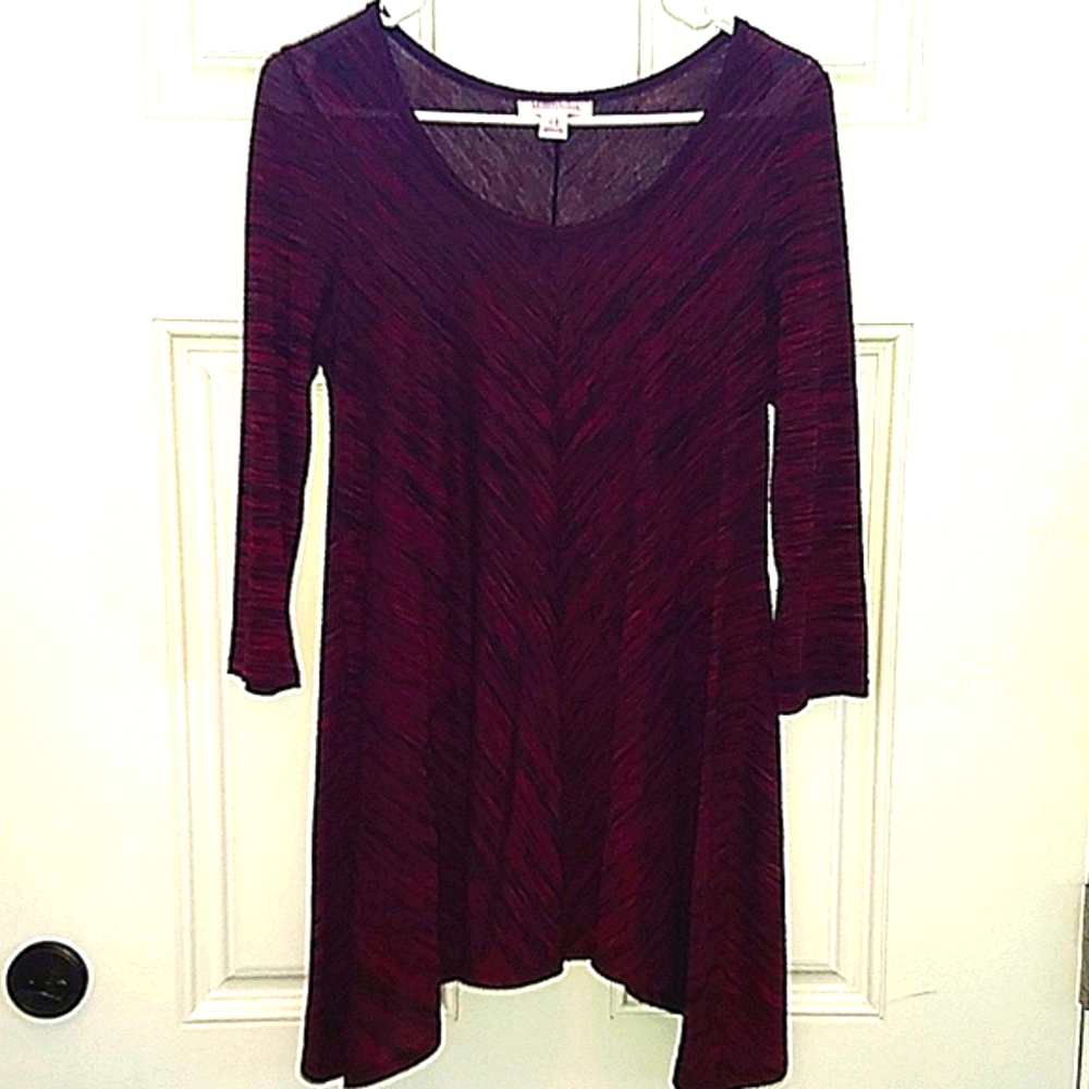 Black/red Motherhood Maternity top